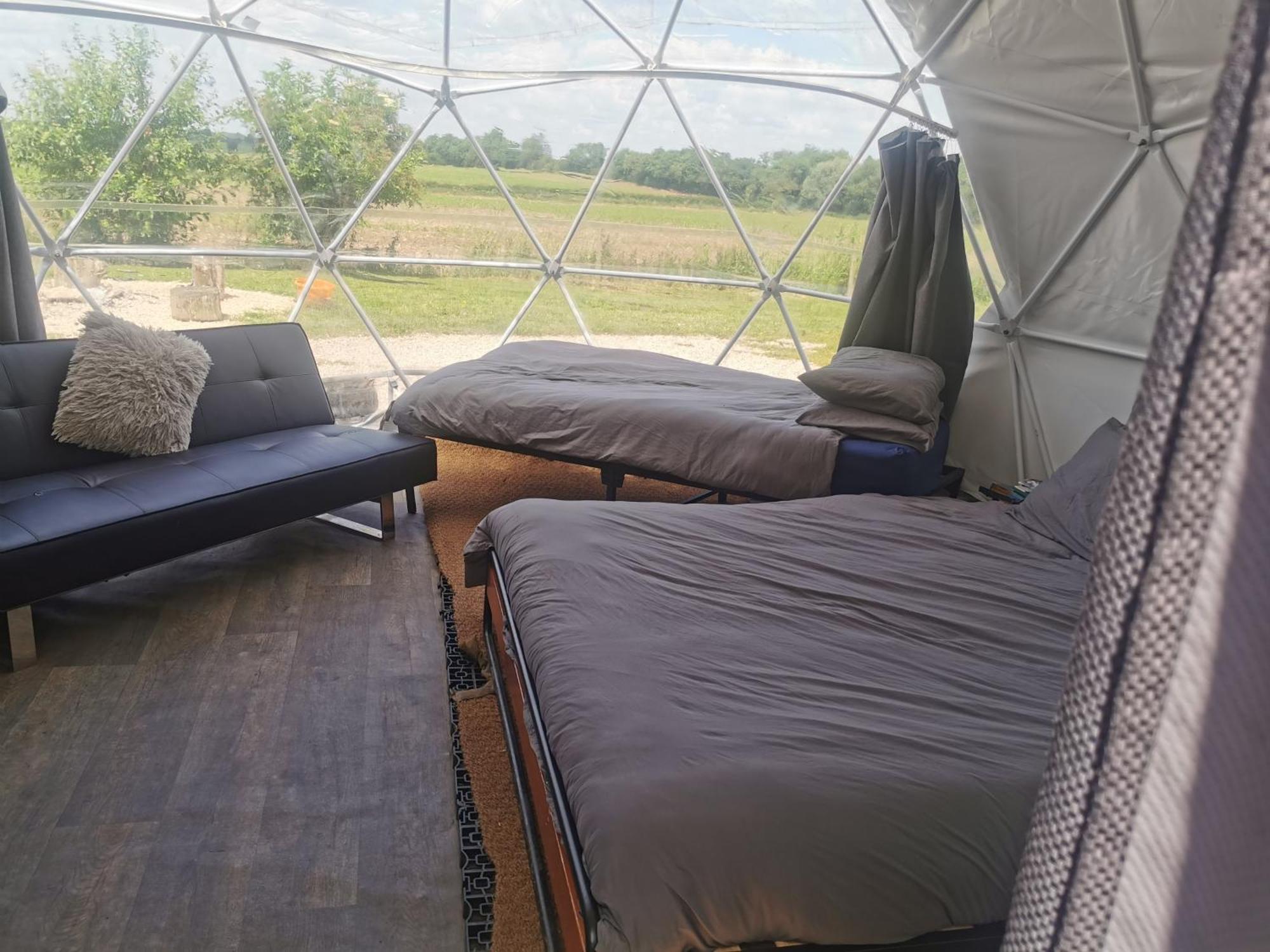 Secret Heated Dome Lincoln Firepit Projector Apartment Room photo