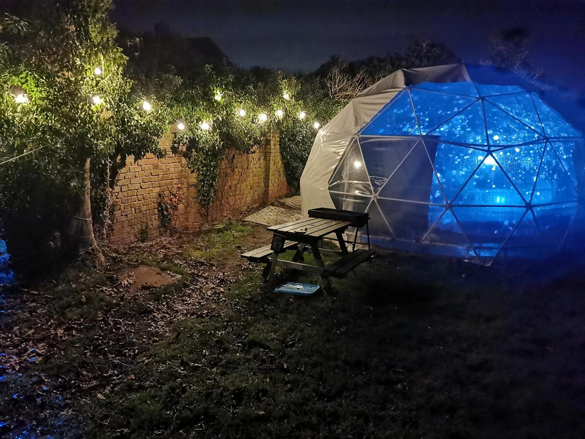 Secret Heated Dome Lincoln Firepit Projector Apartment Exterior photo